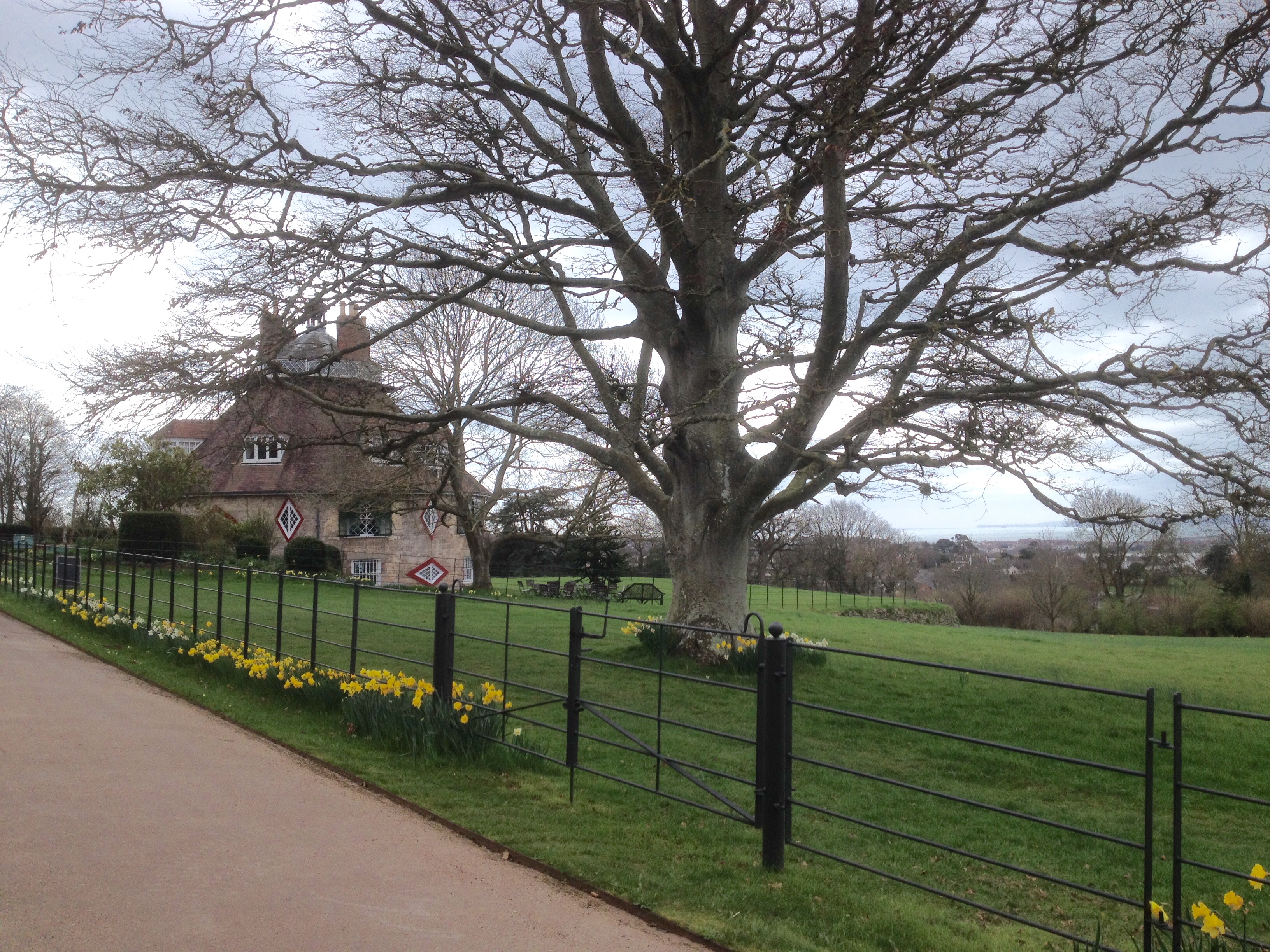 a la ronde springtime